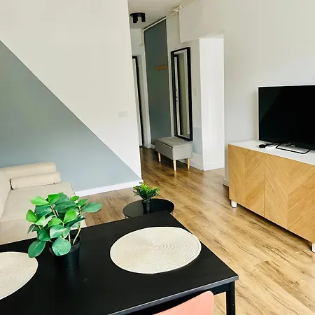 Elegant In Ivory - Ac & Smart Tv *