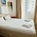 Апартаменти Elegant In Ivory - Ac & Smart Tv *