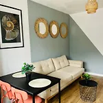 Elegant In Ivory - Ac & Smart Tv Апартаменти