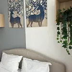 Elegant In Ivory - Ac & Smart Tv *