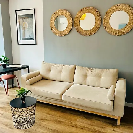 Apartament Elegant In Ivory