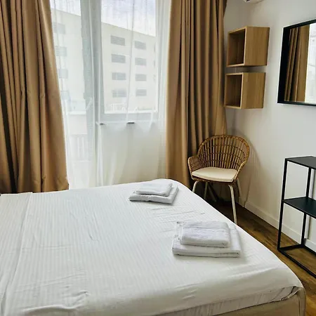 Elegant In Ivory * Bukareszt