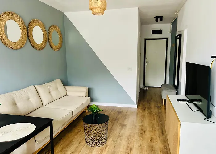 Elegant In Ivory Bukarest