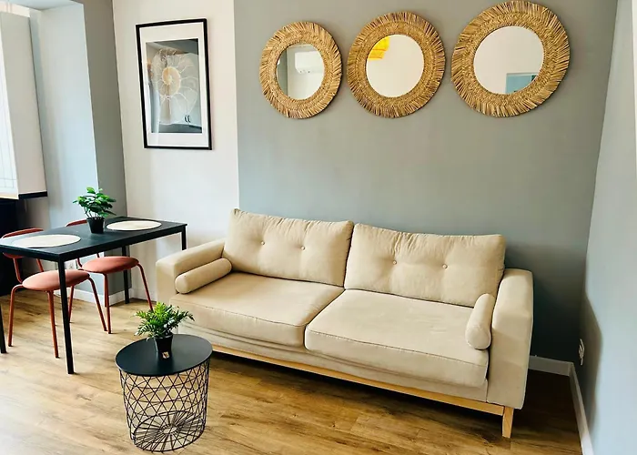 Apartment Elegant In Ivory - Ac & Smart Tv