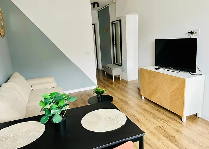 Elegant In Ivory - Ac & Smart Tv *