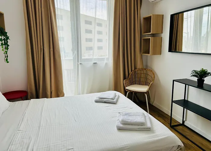 Elegant In Ivory - Ac & Smart Tv Bukarest