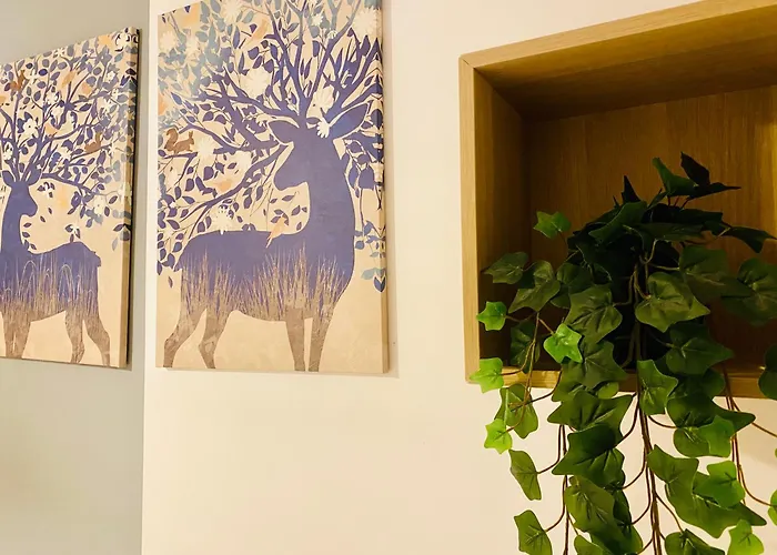 Elegant In Ivory - Ac & Smart Tv Apartment