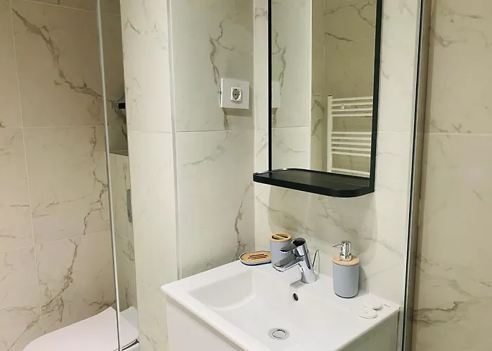 Elegant In Ivory - Ac & Smart Tv