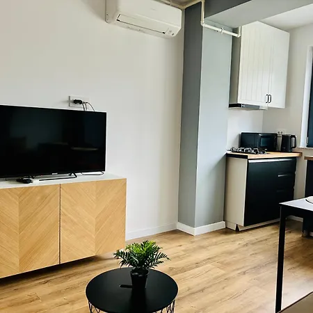 Appartamento Elegant In Ivory - Ac & Smart Tv