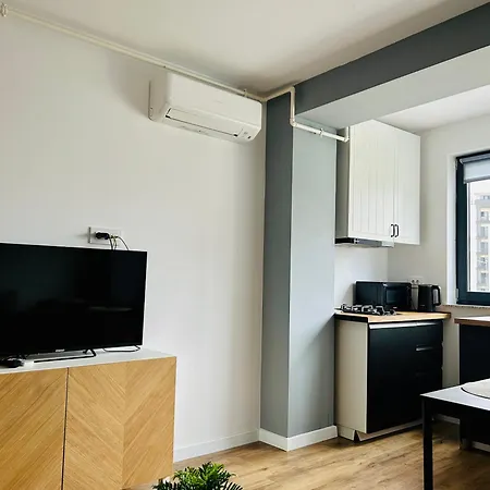 Elegant In Ivory - Ac & Smart Tv