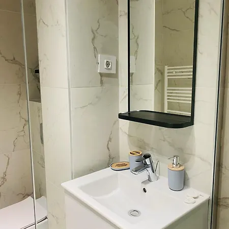 Elegant In Ivory - Ac & Smart Tv